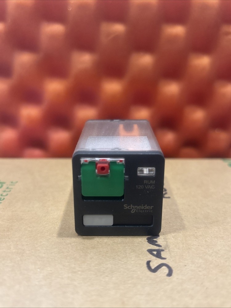 120VAC Industrial Plug-In Relay 10A
