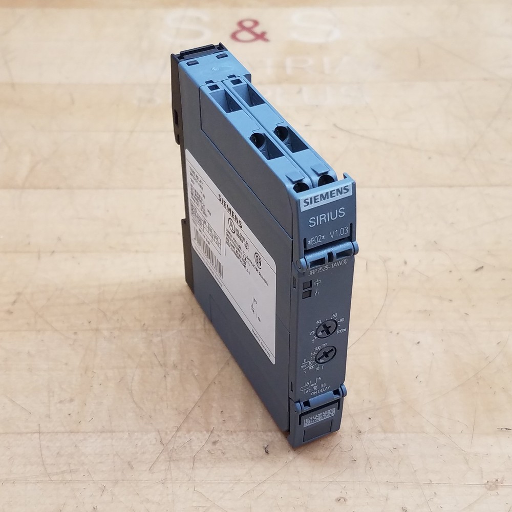 Siemens 3RP2525-1AW30 E02 V1.03 Timing Relay, 12-240VAC/DC, 50/60Hz, 5A – USED