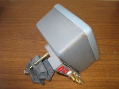 Foxboro 136 Computing Relay 136-2 Supply 20-22 PSI Input 3-15 PSI Output 3-15PSI