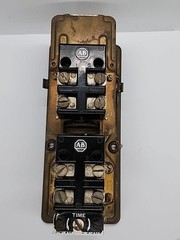ALLEN BRADLEY 849Z0D331B STYLE BX 10A 600V PNEUMATIC TIMING RELAY [2WS2]