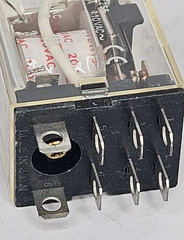 New Omron LY2N LY2 General Purpose Non-Latching Cube Relay Plug Module Unit