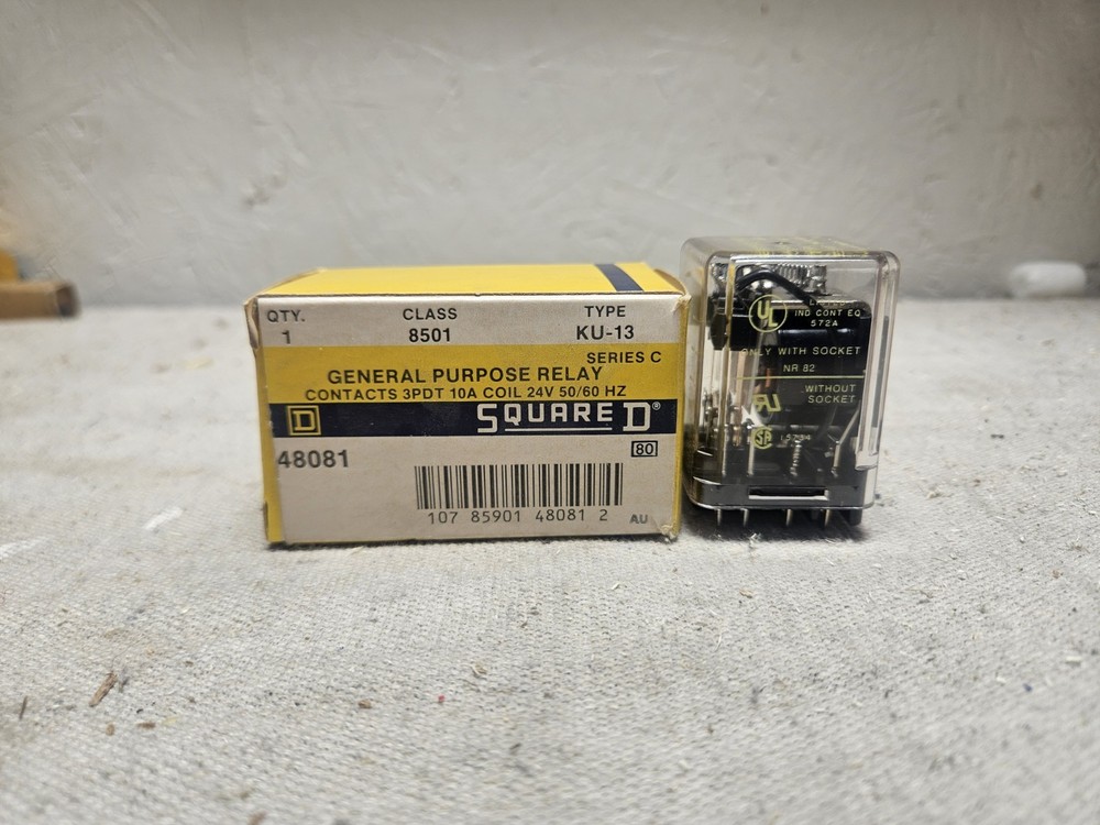 SQUARE D 48081 class 8501 Type KU-13 Series C contacts 3PDT 10A 24v 50/60Hz