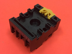 Omron – P/N: PF113A-E – Relay Socket Base – NEW