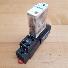 Telemecanique Schneider RPM12BD Relay, 24VDC, 15 Amp, 250VAC – USED