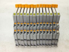 PHOENIX CONTACT RIF-0-BPT/21 RELAY BASE/SOCKET LOT OF 14 PCS FREE SHIPPING