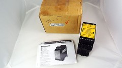 Tesch F131ax204 24v Ac~Dc Safety Relay Fnr 07400089 Nib