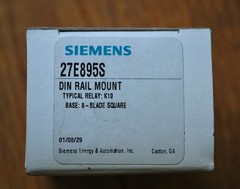 Siemens 27E895S DIN Rail Mount Relay Base, Base: 8-Blade Square – NEW