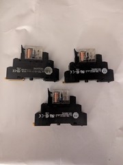 NEW LOT OF 3 GENUINE ALLEN-BRADLEY 700-HN121 SER A WITH 700-HK36224 SER A