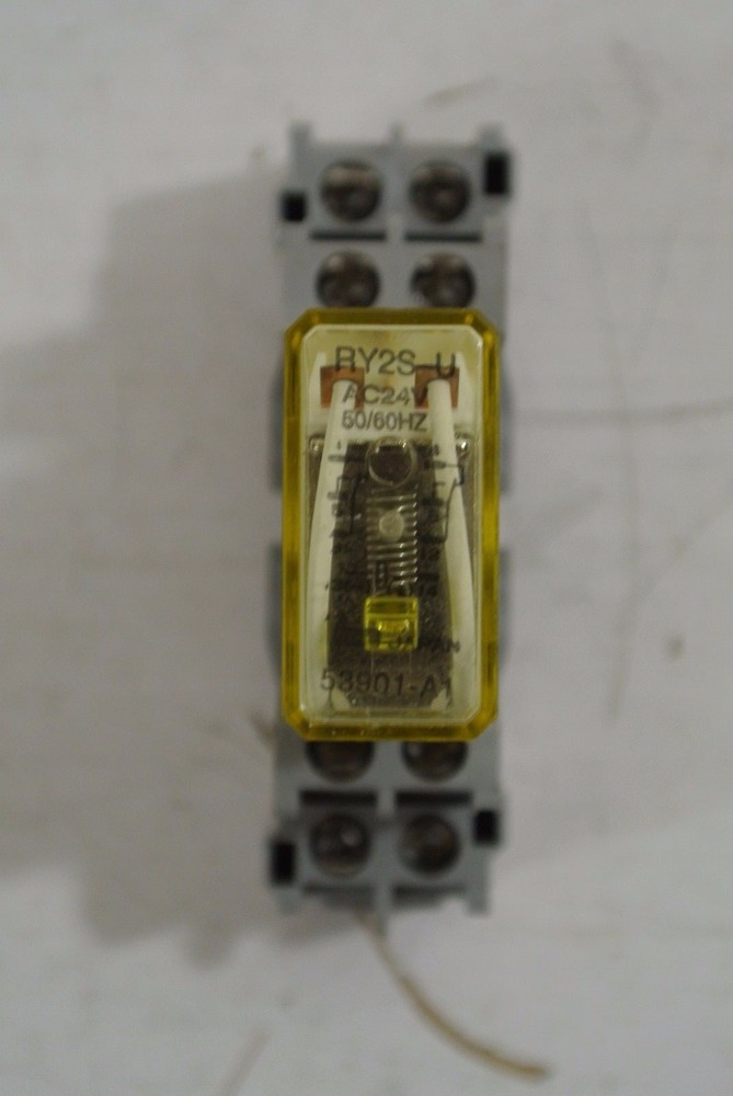 IDEC Relay Cat: RY2S-U With Base Socket – USED