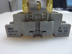 IDEC RH2B-U Relay DC 24V W/ SH2B-05 Base 10A 300V (31413)