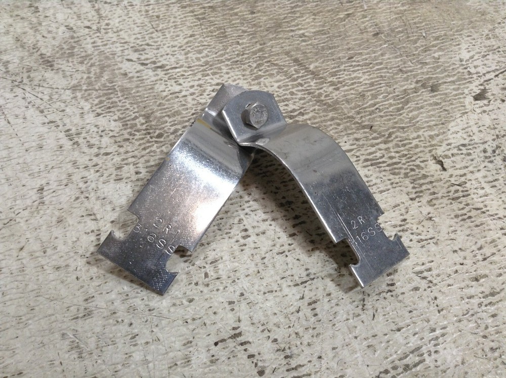 TE 2R Stainless Steel Bracket Clamp 316SS New (TB)