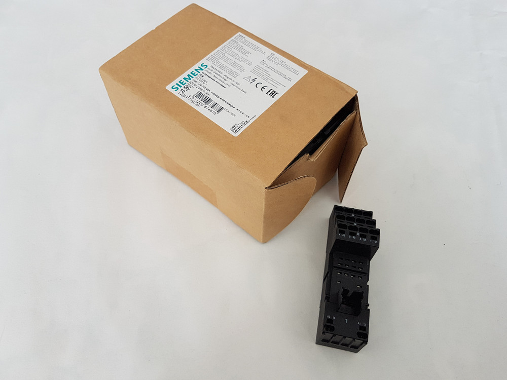 Siemens 1 pack = 10 piece socket LZS:PT7874P BNIB