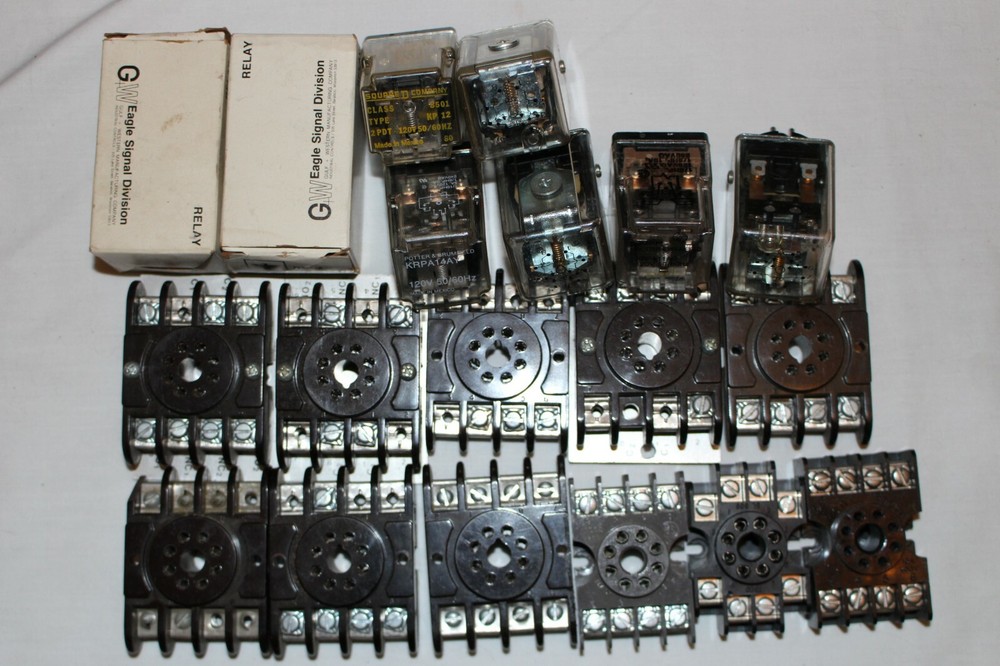 8 VARIOUS EAGLE SIGNAL RELAYS 12VDC 22Q2CD012 SOME NIB, + 11 BASES 8 pin LOOK