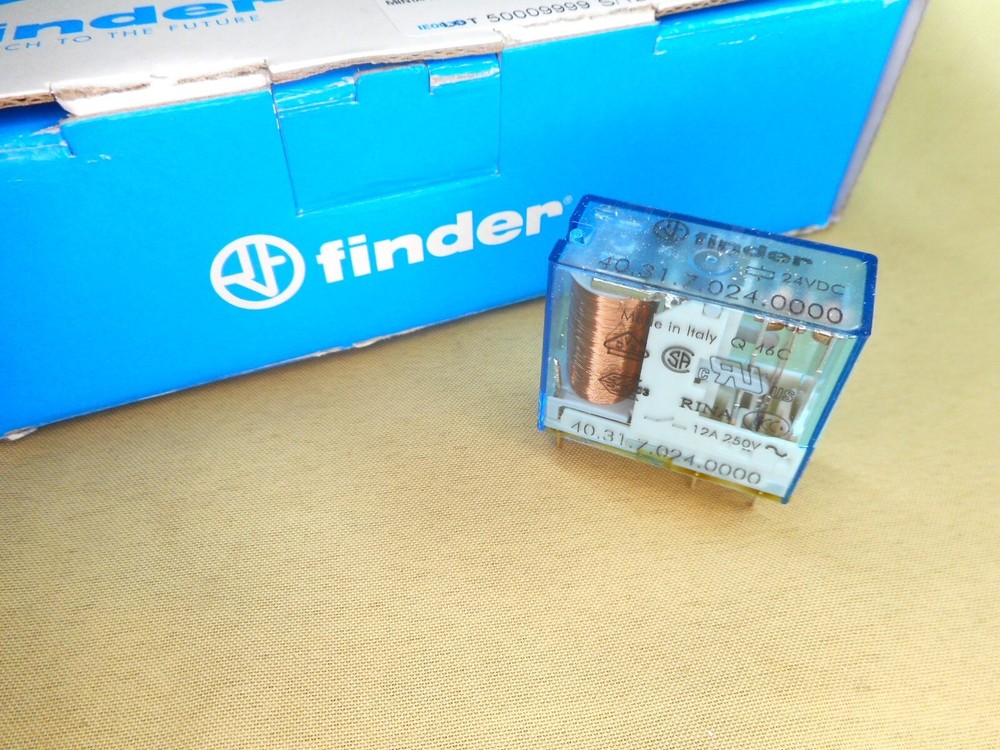 Finder Relay 40.52.7.024.0000 PCB plug-in relay, 24VDC (NIB)