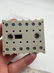 NEW STRUTHERS DUNN 27390D Relay Socket Din Rail & Panel Mount 12-PIN 10 A 600 V