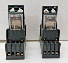 Schneider RXM2AB2P7 230 VAC 12 A Relay With Base RXZE2M114M Lot of 2 Pcs Used