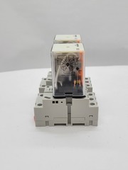 2PC 3XT7112-1DC03C Relay w Socket Base 10A 277V 8Pin 24V Coil 3TX7144-4E2