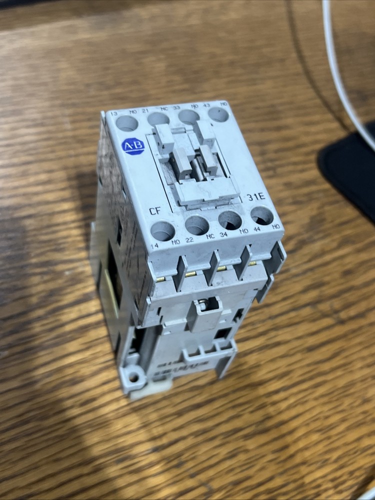 Allen-Bradley 700-CF310Z* Series A Control Relay 3 Phase 600VAC 25A