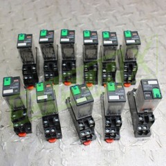 10 set Schneider Electric Telemecanique Relais RXZE1M2C + RXM2AB2BD ~