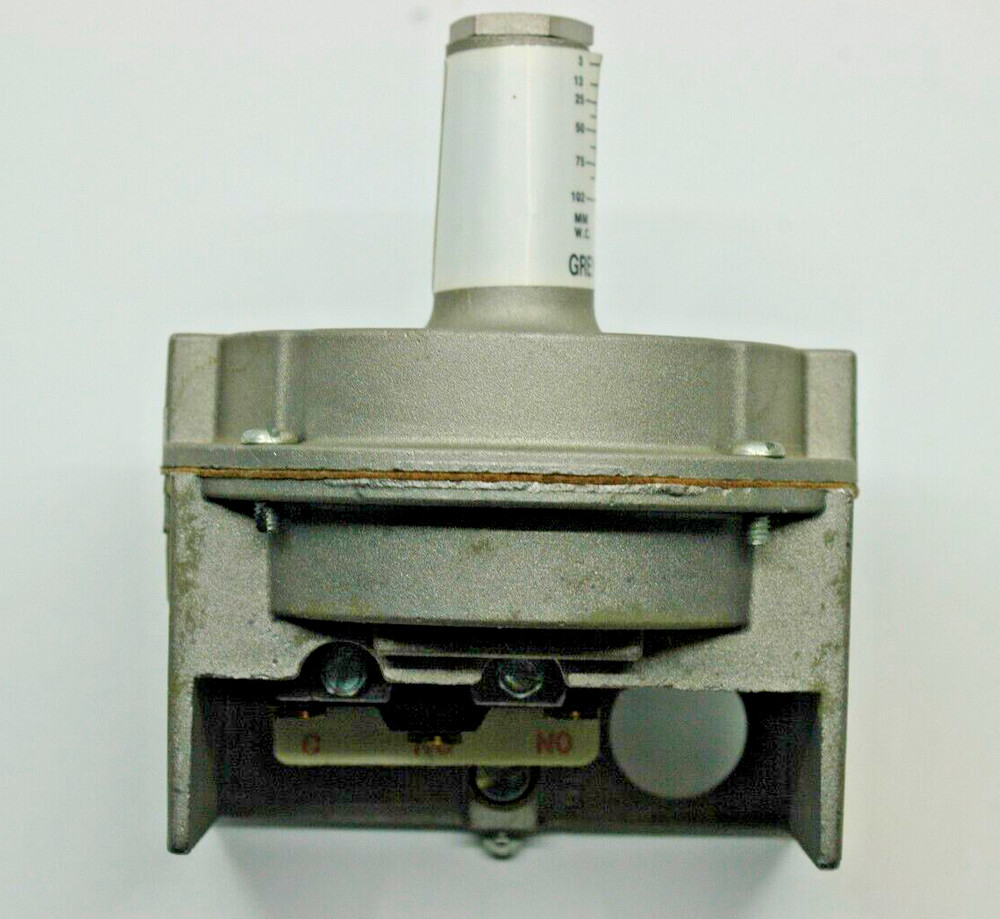 MODEL JD-2 PRESSURE SWITCH RANGE .07-4″ WATER GREY SPRING 1/8 NPT F/FU -SURPLUS-