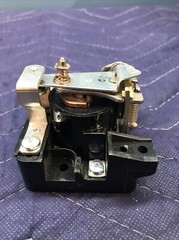 POTTER & BRUMFIELD RELAY PRD-5AY0-24 50/60HZ-25 AMP-24V (CHIPPED)