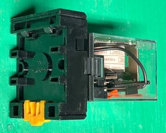 NEW Omron MK2P-I Relay MK2P with 8-pin socket base, 110 V AC Coil, DPDT
