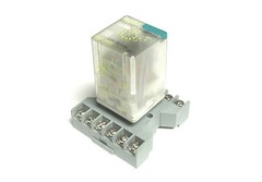 * Square D Relay w/ Socket 8501 NR61 Cat# 8501KP13P14V20 . 120V 50/60Hz .. VI-48