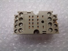 OMRON PYF14A-N RELAY BASE NSNP