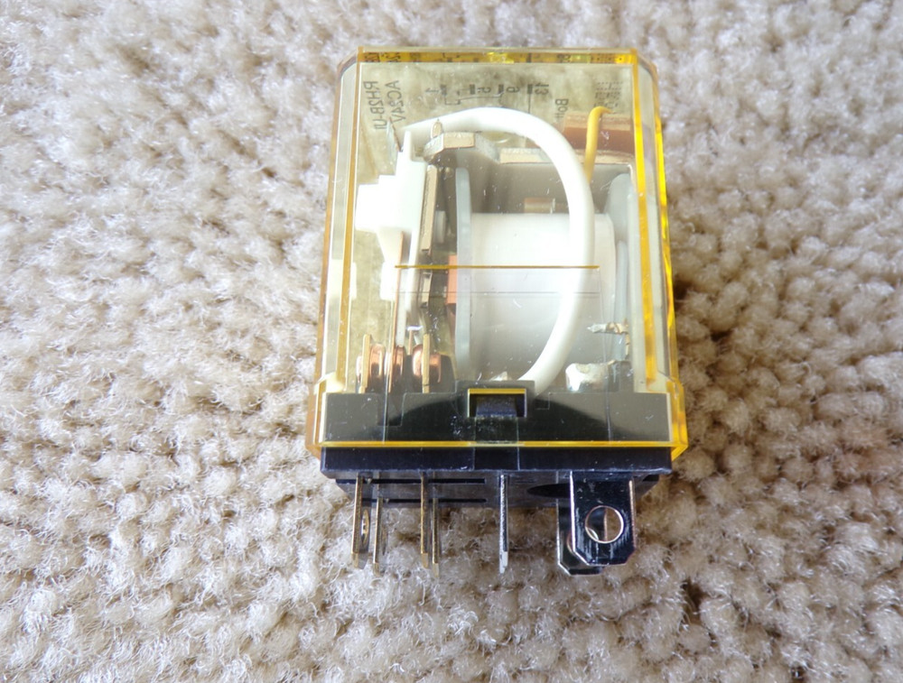 You get 1 – IDEC RH2B-UL Relay AC24V @c11