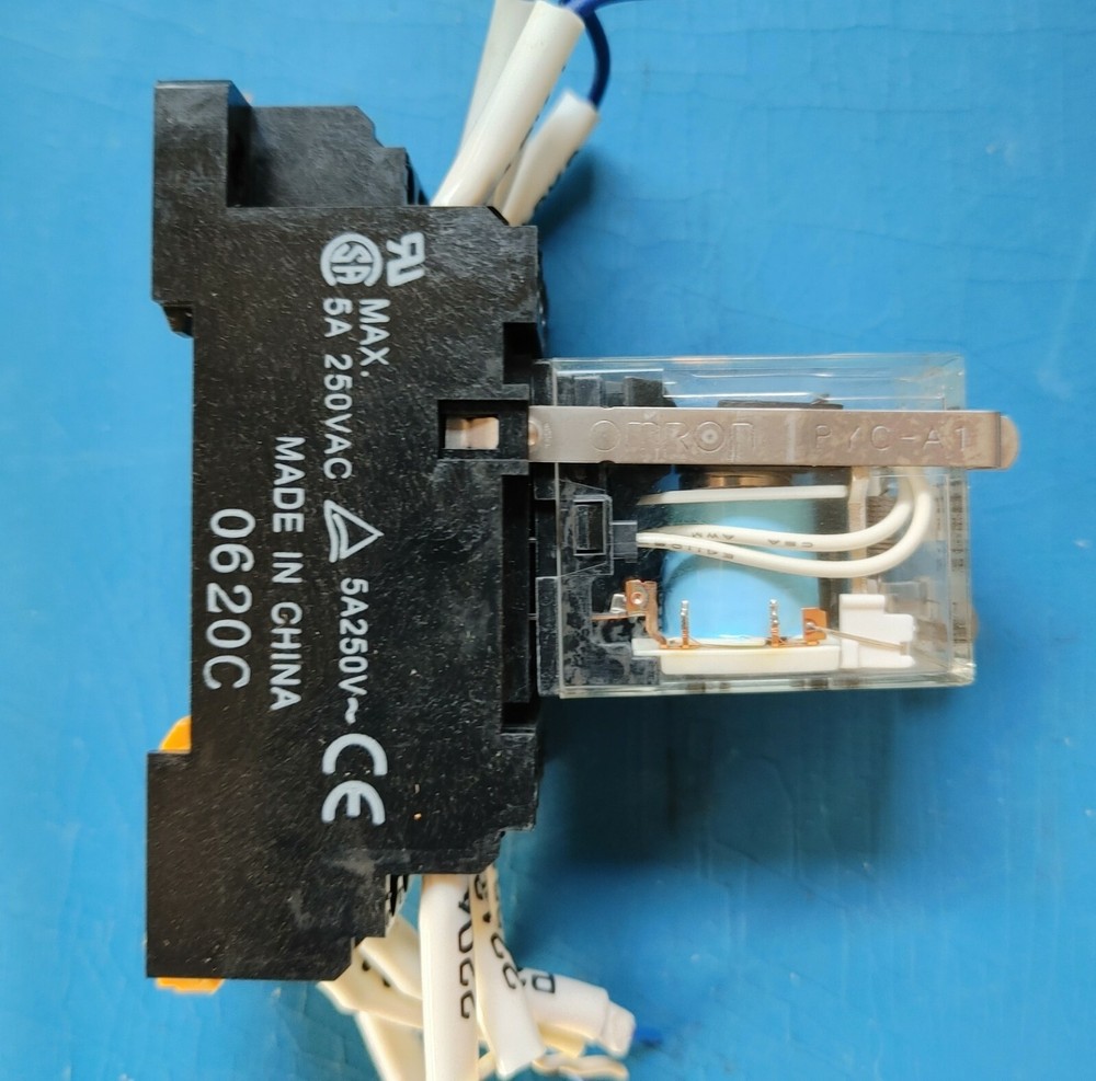 Omron MY4N-D2 24 VDC Relay with 0620C Base MY4ND2 Free Shipping
