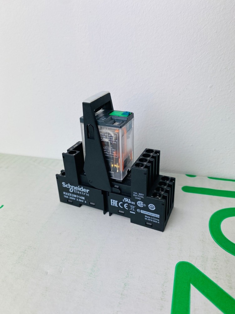 Schneider Electric RXM4AB1BDPVM Relay+Socket 24VDC +LTB 4C/O 6A 250VAC BOX 30ps
