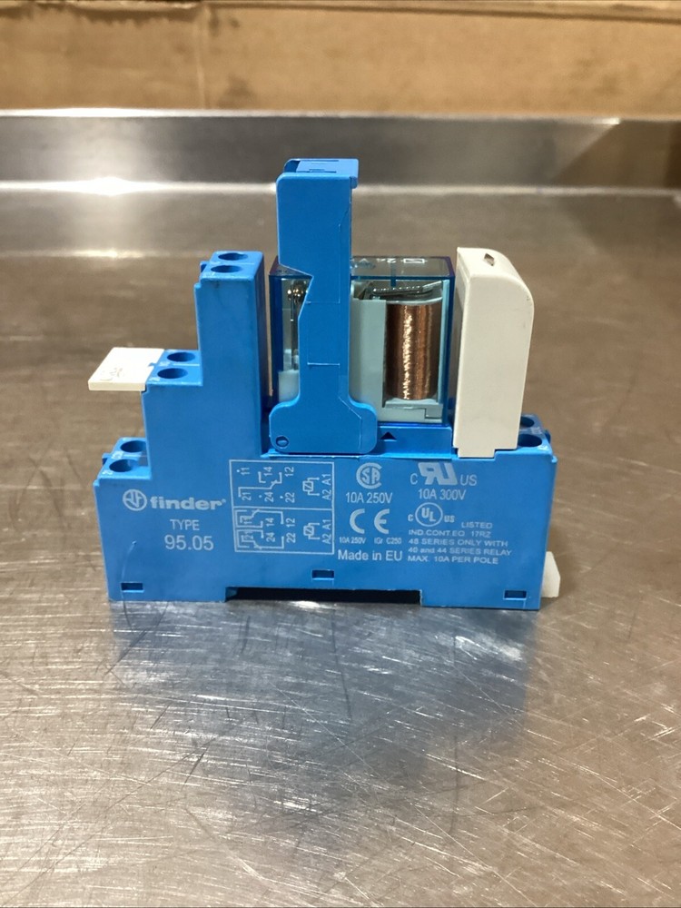 Finder Socket Type 95.05 (w/ Relay Type 40.52 & 99.02.9.024.99) NOS
