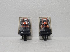 Omron MK2PN-S Relay 250VAC/28DC 10A ( Lot Of 2 Pieces ) , New