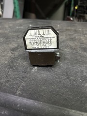 NEW CUTLER HAMMER D26MT TYPE M PNEUMATIC TIME RELAY (no Box)