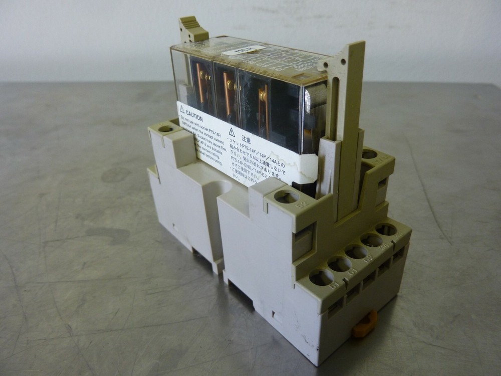 Omron G7S-4A2B-E DC24V Relay w / P7S-14F-END DC24V Relay Socket (22736)