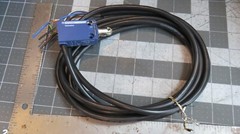 Telemecanique Osiswitch XCMD2102L3SGA Limit Switch SPDT 1 NC / 1 NO 15-240 VAC