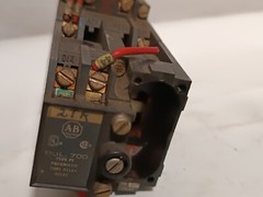 Allen Bradley 700PT200A1 Convertible Contact Control Relay & Pneumatic Delay