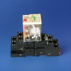 Schneider RPZF2 Relay Socket Base plus RPM21F7 Relay used – warranty