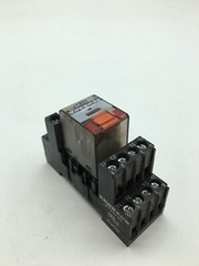 Schrack PT570730 Power Relay Plug-In 6 Amp 250 Volt 14-Pins with Base PT78740