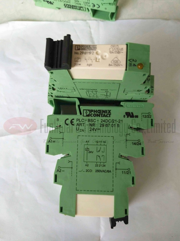 No.2961192 Power Relay 8A 24VDC 8 Pins w/PLC-BSC-24DC/21-21 Relay Socket x 1 set