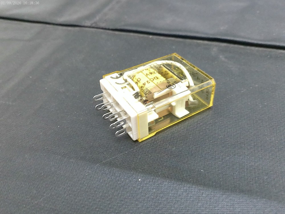 IDEC RY2S-UDC24V RELAY RY2S-U C24VDC – USA SELLER – LIGHT SPEED SHIPPING