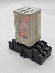 Allen-Bradley 700-HB33A1 Relay w Socket Base 10A 1/4HP 120V 11Pin Series A
