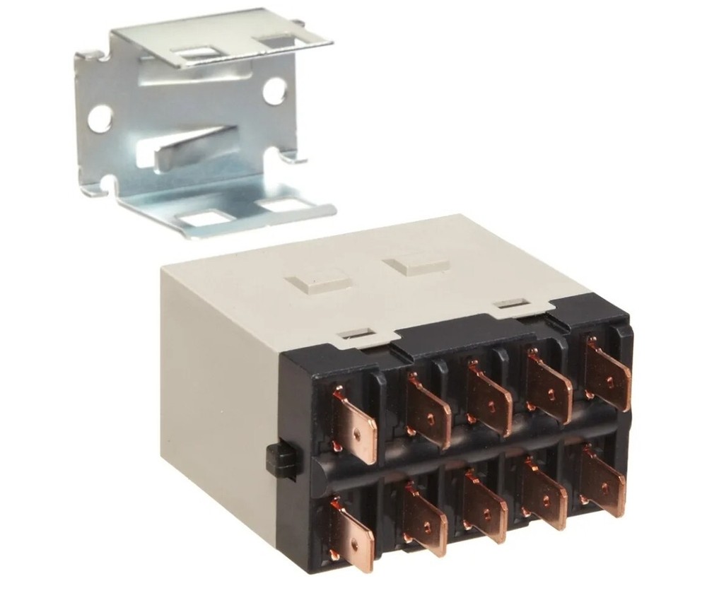 Omron G7J-3A1B-T-W1 / AC100/120V