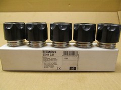 BOX OF 5 NIB SIEMENS 5SH1-231 SCREW CAP FOR DIAZED FUSE 63A AC/DC 500V (2 AVAIL)
