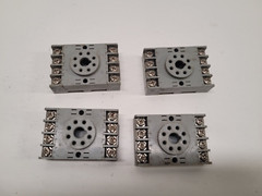 IDEC SR2P-06 SOCKET RELAY ADAPTER (lot 4)
