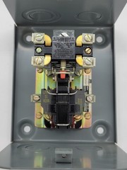 Square D 9050 AG-1E Pneumatic Timing Relay 0.2Sec/1Min 440/480V Coil Series D