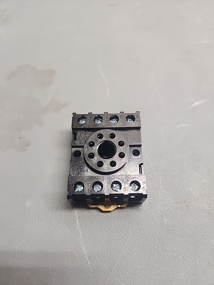 OMRON 2-M4X20 RELAY SOCKET