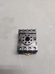 OMRON 2-M4X20 RELAY SOCKET