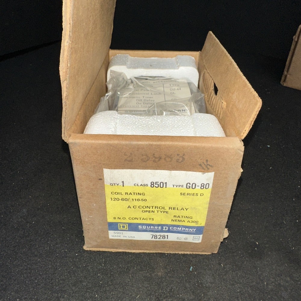 SQUARE D 78281 8501 GO-80 SERIES D NEMA 1 AC CONTROL RELAY 120V COIL (st1035)