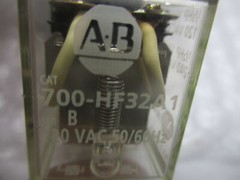 ALLEN BRADLEY 700-HF32A1 SER.B RELAY 120V NSNP